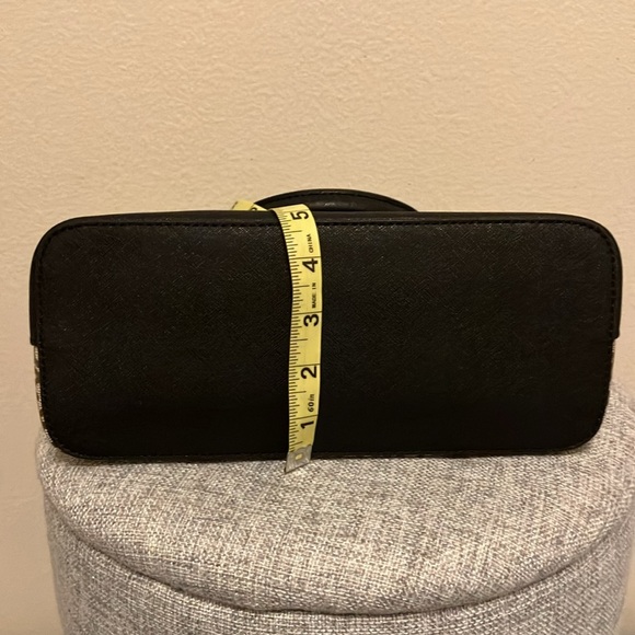 EUC Dkny bag - Picture 14 of 14